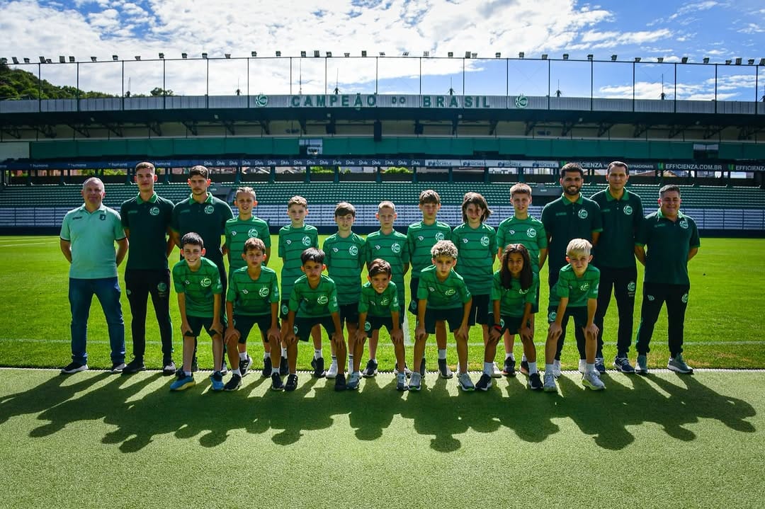 Post 2 by Escola de Futebol do Juventude on Instagram (carousel)