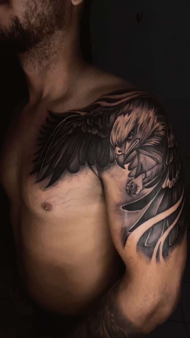 Post 3 by Tatuador e Body Piercings  on Instagram (video)