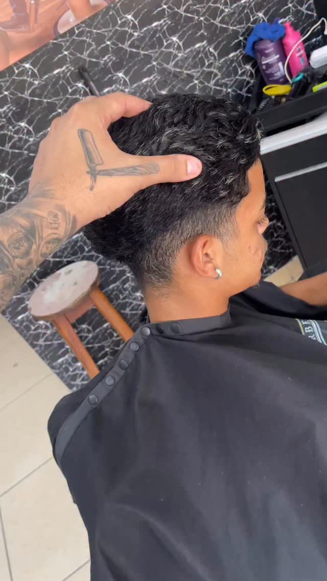 Post 8 by Silas Du Corte on Instagram (video)