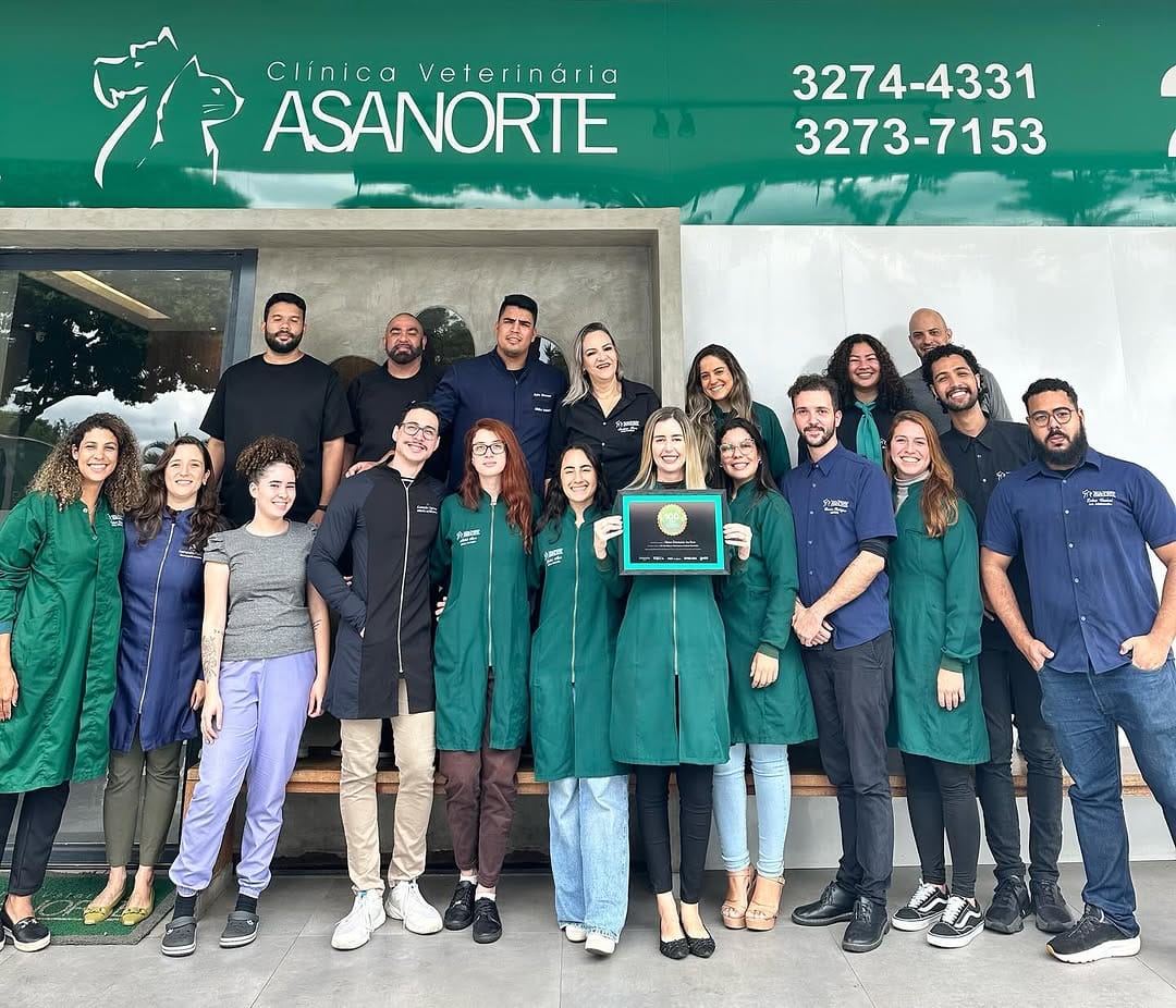 Post 9 by Clínica Veterinária Asa Norte | 24 horas on Instagram (carousel)