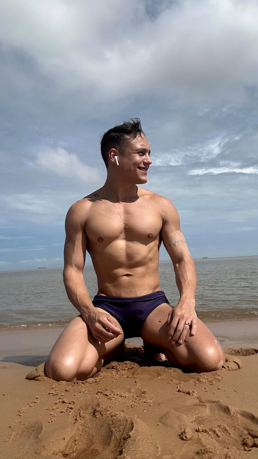 Post 10 by Ariel Brito on Instagram (video)
