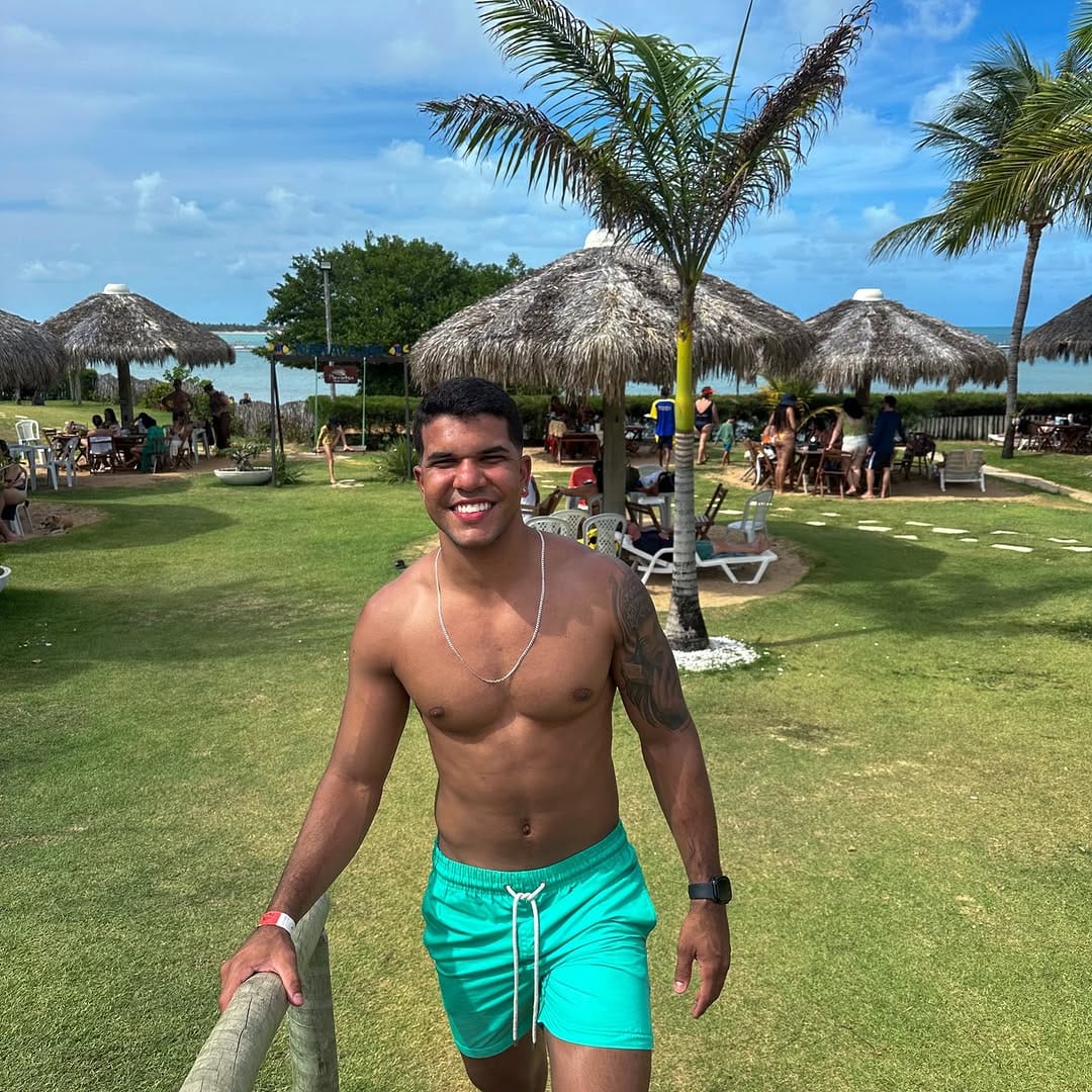 Post 2 by Taffarel Araújo (Miguel) on Instagram (carousel)