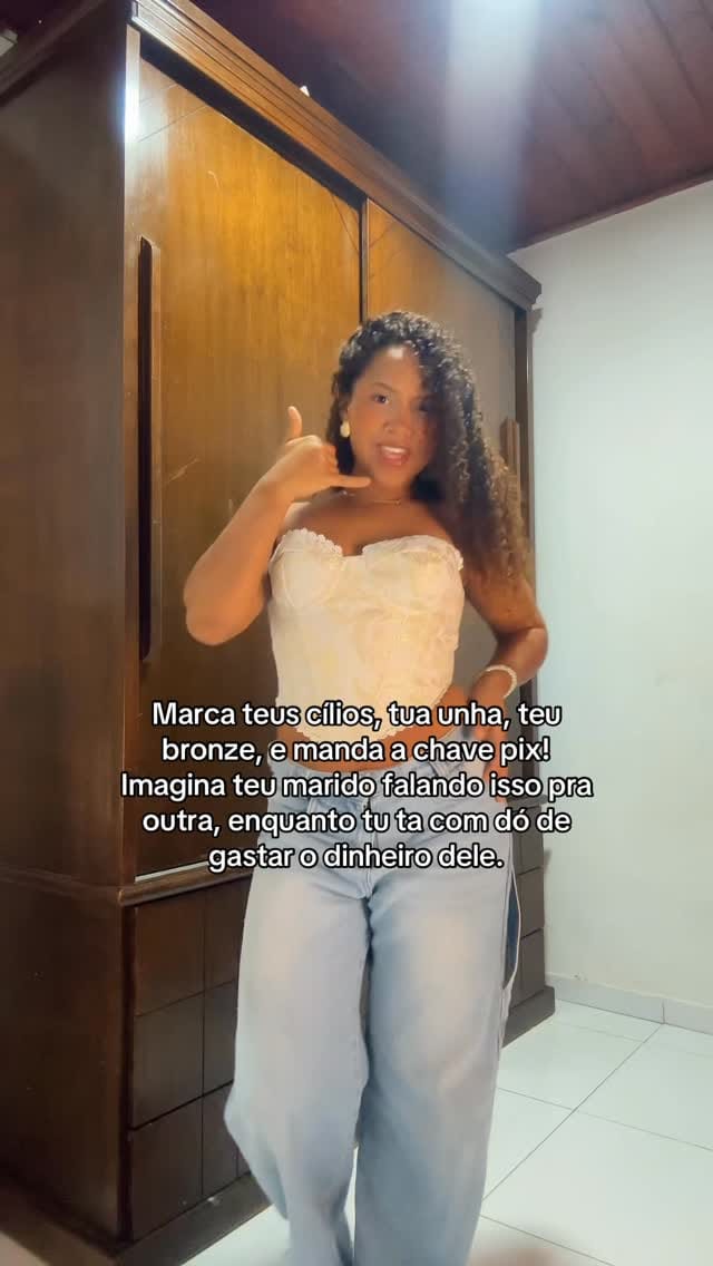 Post 6 by Júlia Pierre on Instagram (video)