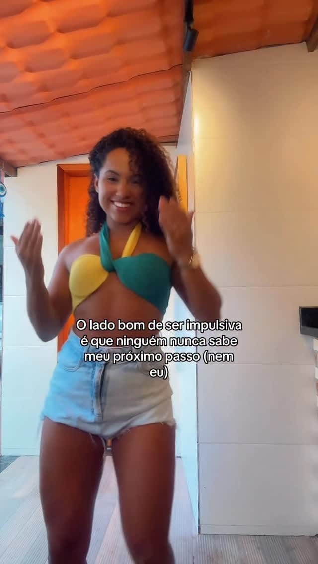 Post 2 by Júlia Pierre on Instagram (video)