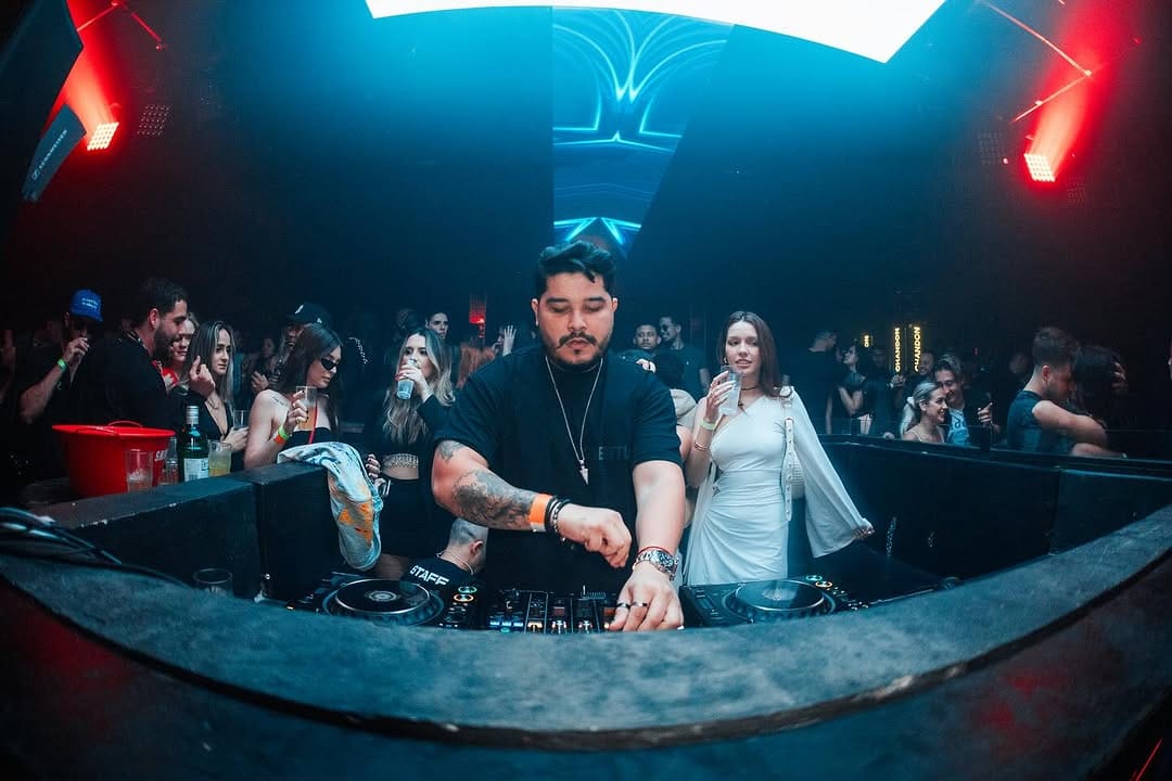 Post 8 by F E R N A N D O S A N T O S ⚡️ on Instagram (carousel)
