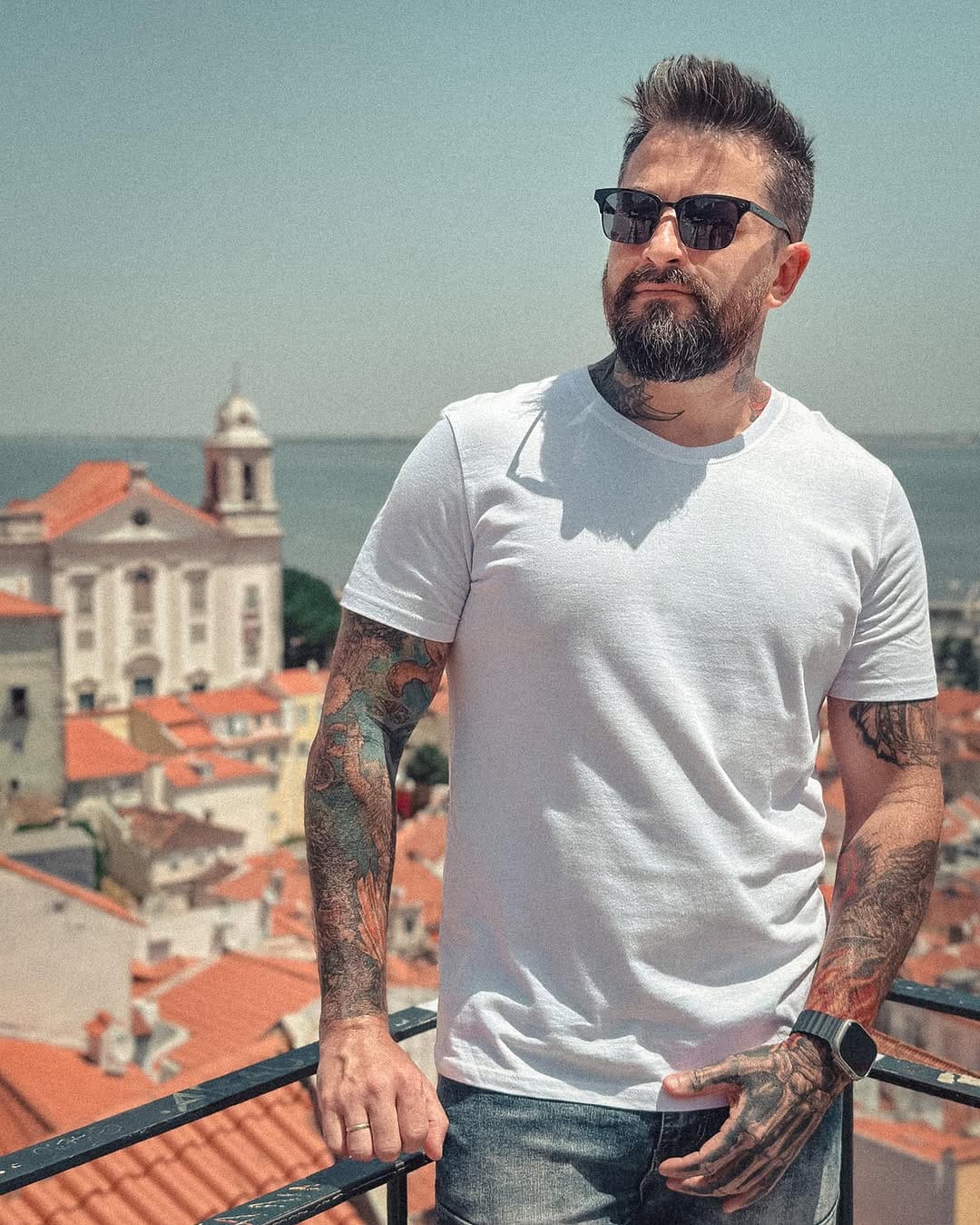 Post 8 by Flávio Ferrari on Instagram (carousel)