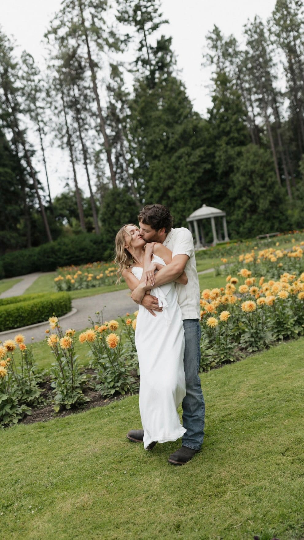 Post 9 by ISA | DESTINATION WEDDING PHOTOGRAPHER + SUPER 8 on Instagram (video)