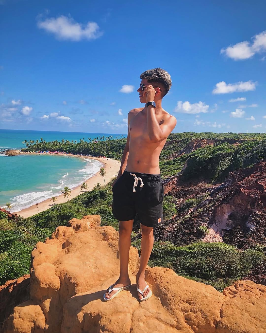 Post 6 by 𝑴𝒆𝒏𝒊𝒏𝒐 𝑱𝒉𝒐𝒏 // 𝑰𝒏𝒇𝒍𝒖𝒆𝒏𝒄𝒆𝒓    on Instagram (carousel)