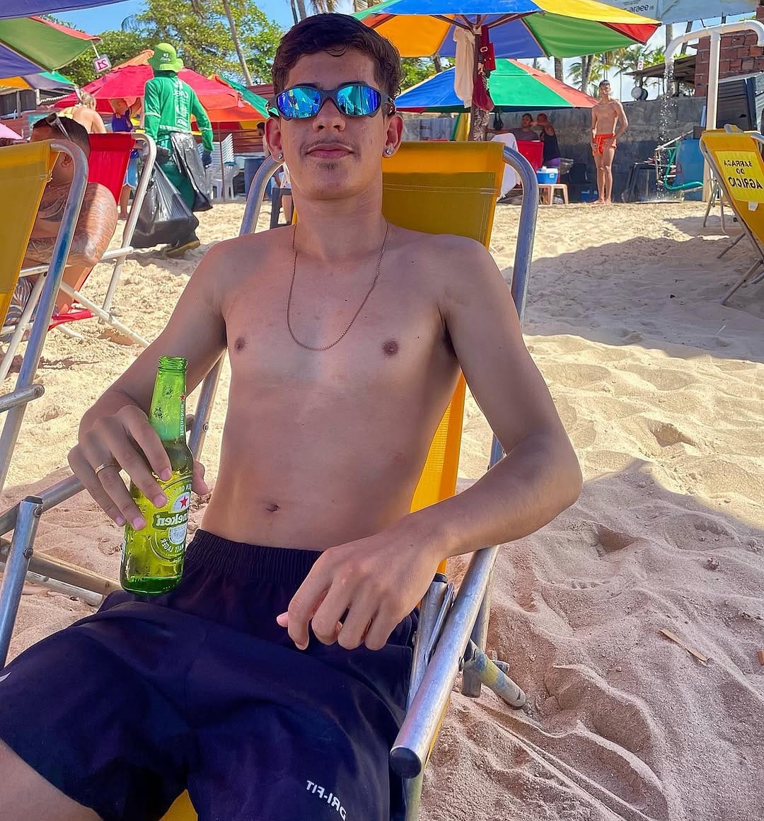 Post 4 by 𝑴𝒆𝒏𝒊𝒏𝒐 𝑱𝒉𝒐𝒏 // 𝑰𝒏𝒇𝒍𝒖𝒆𝒏𝒄𝒆𝒓    on Instagram (image)