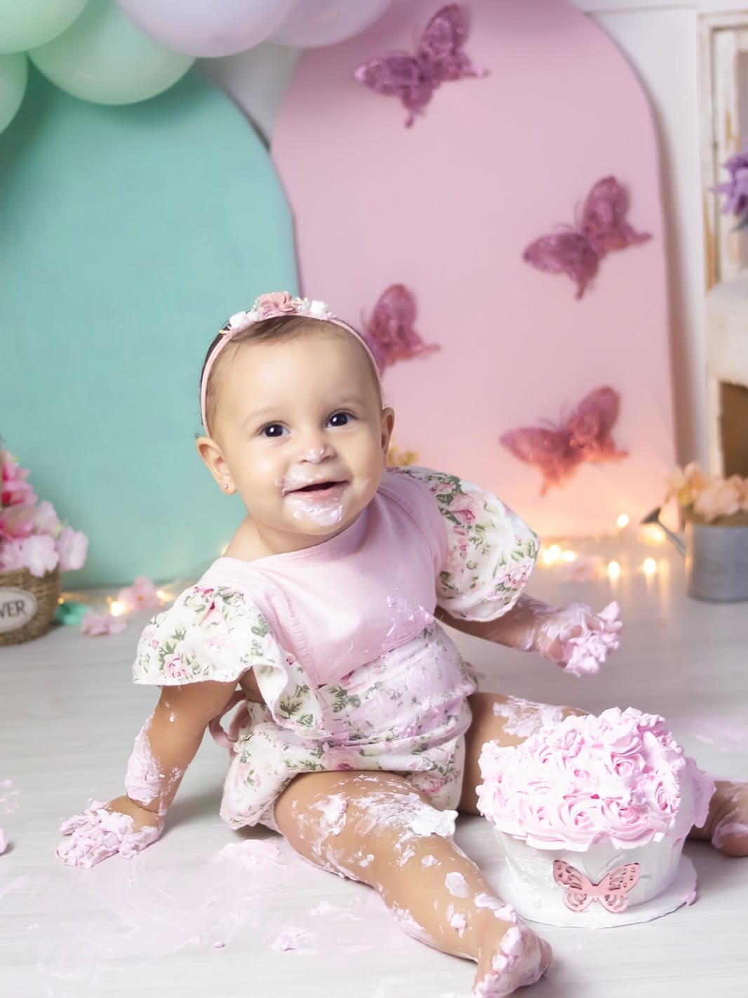 Post 1 by Mary e Evandro - Newborn /Gestante/Smash the Cake on Instagram (carousel)
