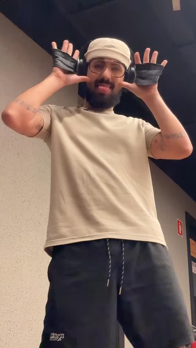 Post 8 by Ivan Falcon on Instagram (video)