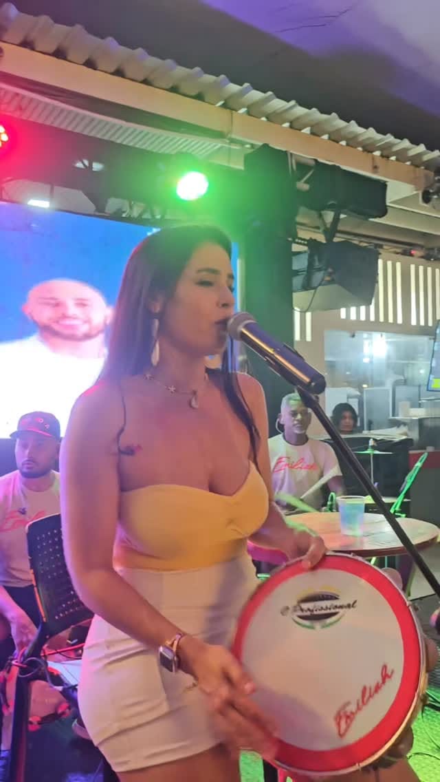 Post 9 by EMILIAH on Instagram (video)