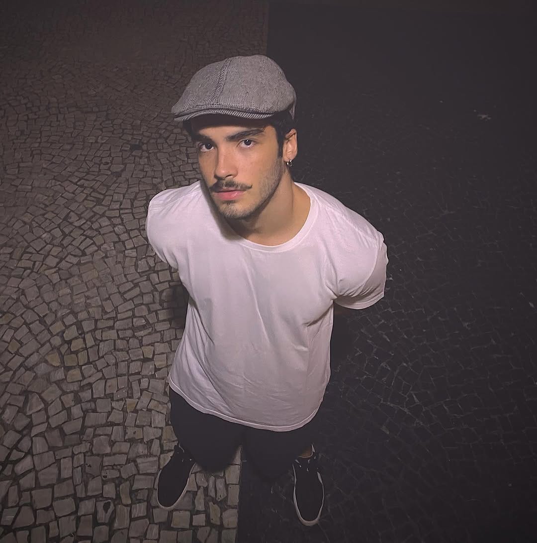 Post 10 by Zé Victor Pires on Instagram (carousel)