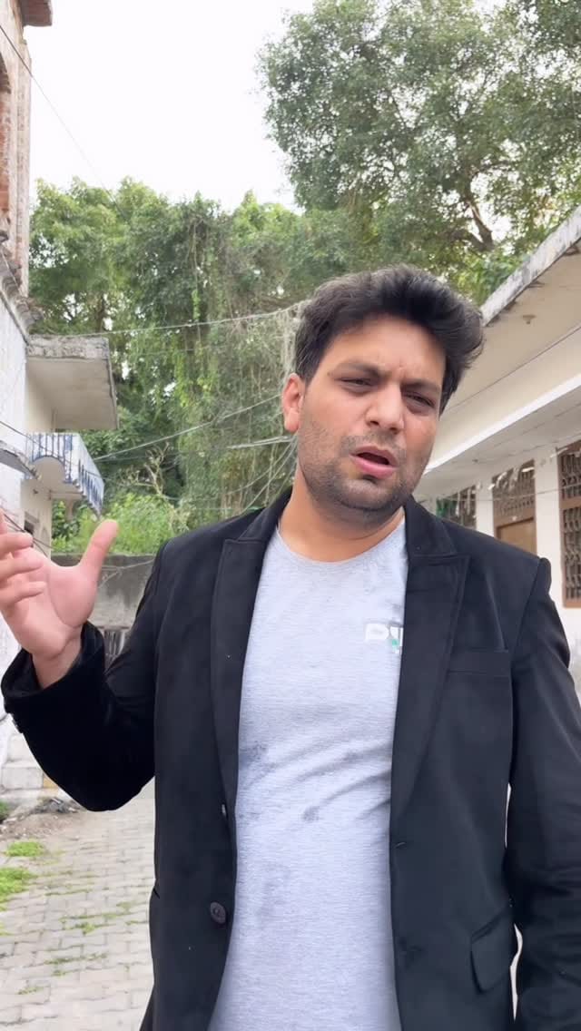 Post 7 by Muneeb Hasan Khan on Instagram (video)