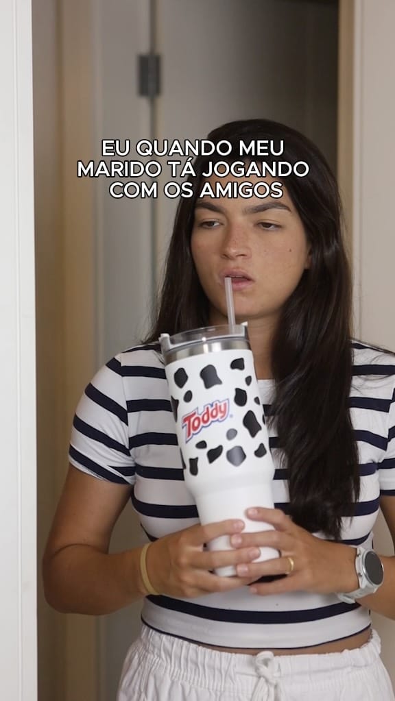 Post 4 by Lara Santana on Instagram (video)