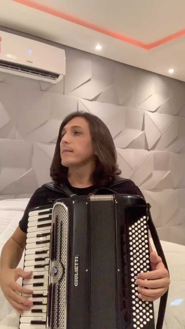 Post 2 by Elinaldo Silveira on Instagram (video)