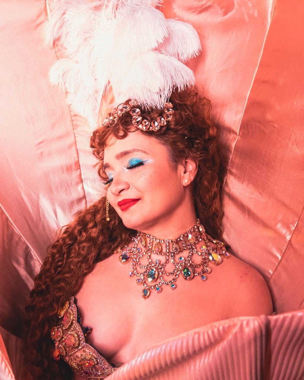 Post 5 by Anita Malcher • Dança • Leques de Plumas • Burlesque • Shows on Instagram (carousel)