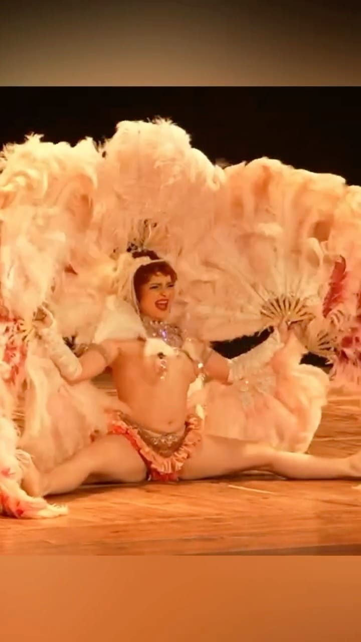 Post 9 by Anita Malcher • Dança • Leques de Plumas • Burlesque • Shows on Instagram (video)