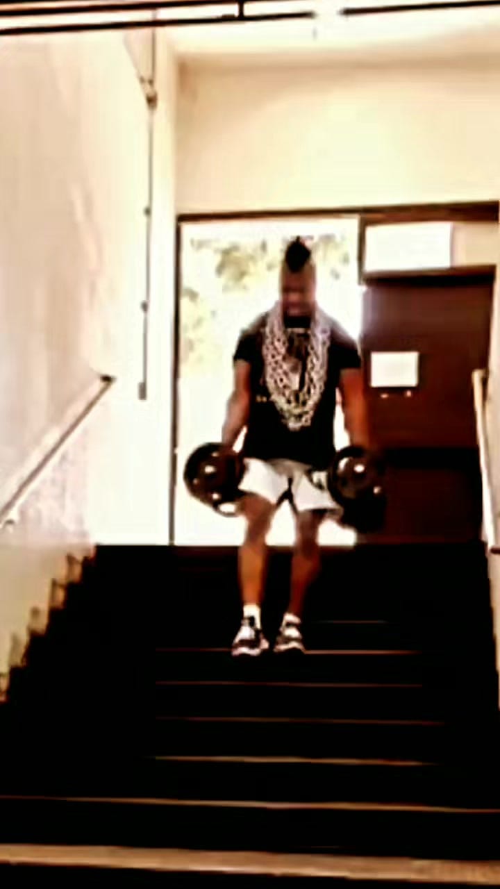 Post 9 by Julio Tribal on Instagram (video)