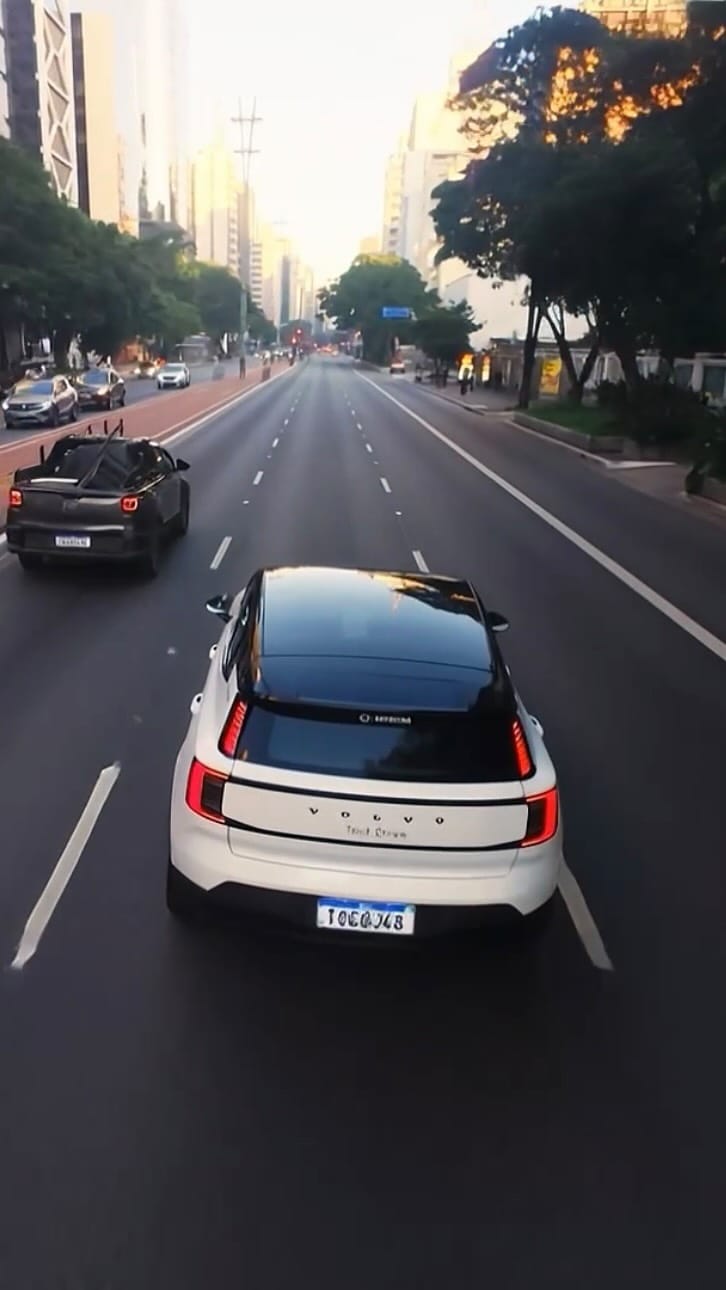 Post 4 by Lourenço Fabrino on Instagram (video)