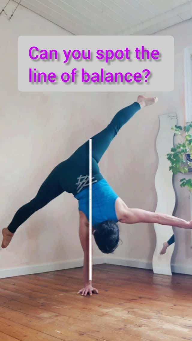 Post 6 by Natalie Reckert Handbalancing on Instagram (video)