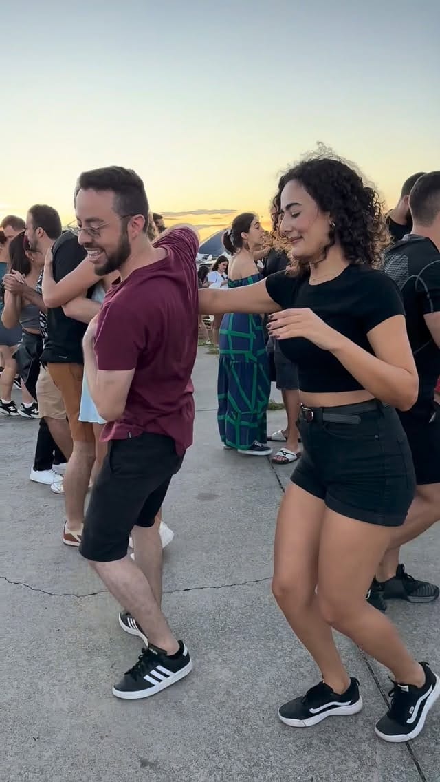 Post 3 by Thiago Santiago (Shot) on Instagram (video)