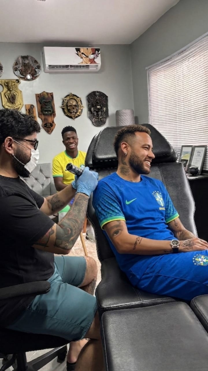 Post 5 by Juary Tattoo on Instagram (video)