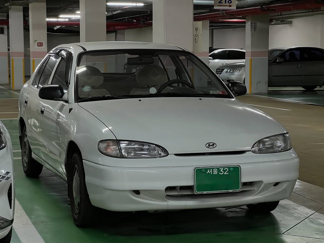 Post 1 by 싼마차 • Car spotting in Korea 🇰🇷 on Instagram (carousel)