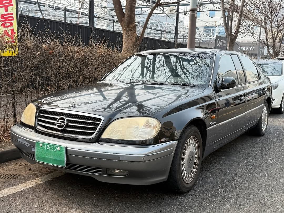 Post 7 by 싼마차 • Car spotting in Korea 🇰🇷 on Instagram (carousel)