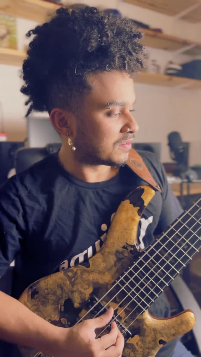 Post 5 by Michael Pipoquinha on Instagram (video)