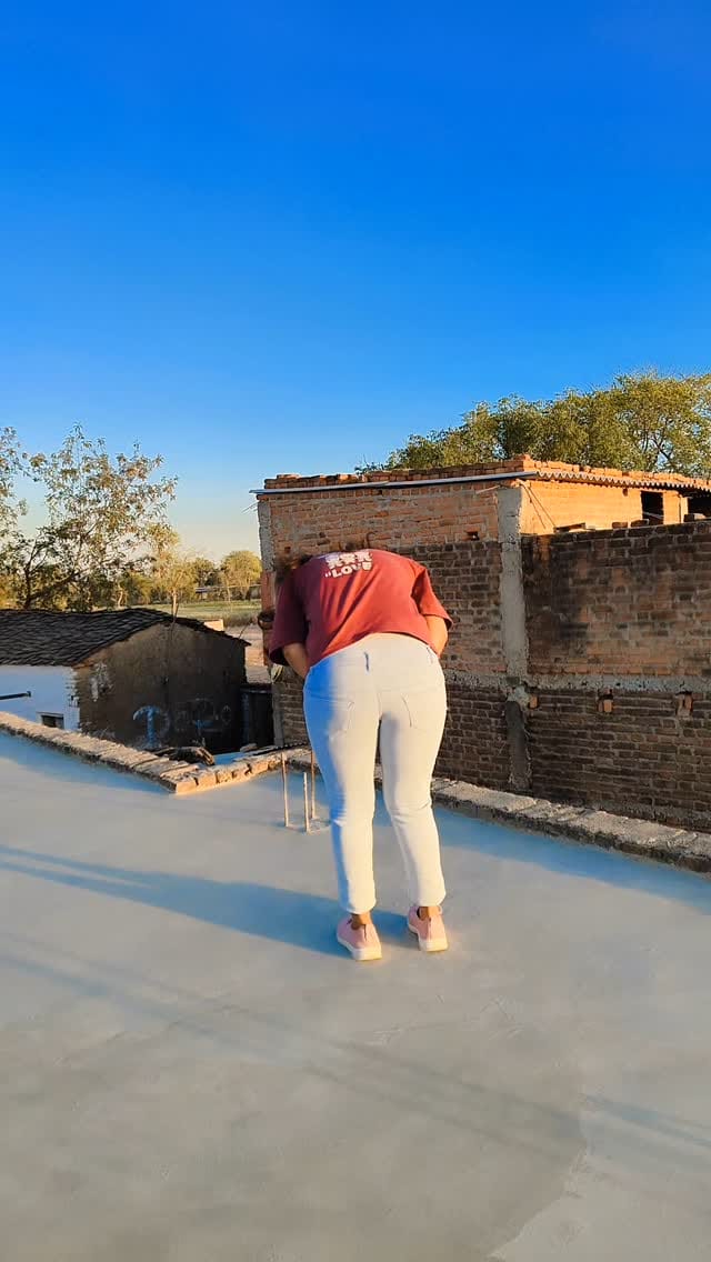 Post 9 by Santoshi Rajak on Instagram (video)