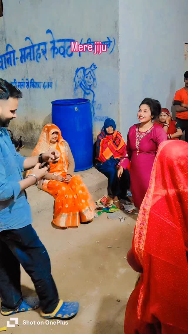 Post 8 by Santoshi Rajak on Instagram (video)