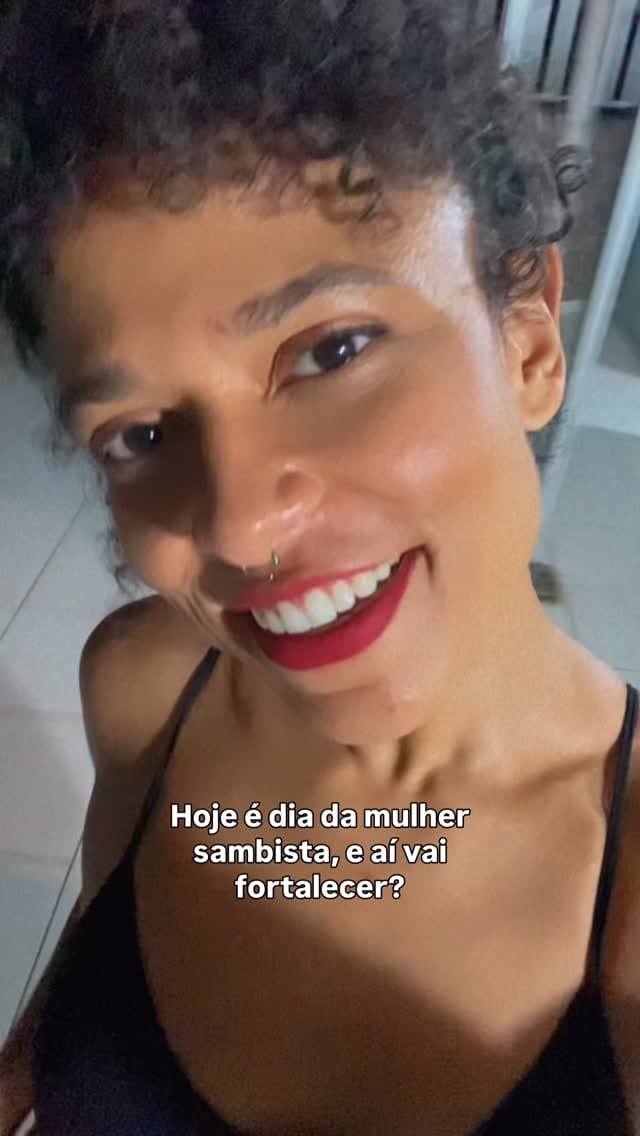 Post 3 by Eloah | Cantora | Compositora on Instagram (video)