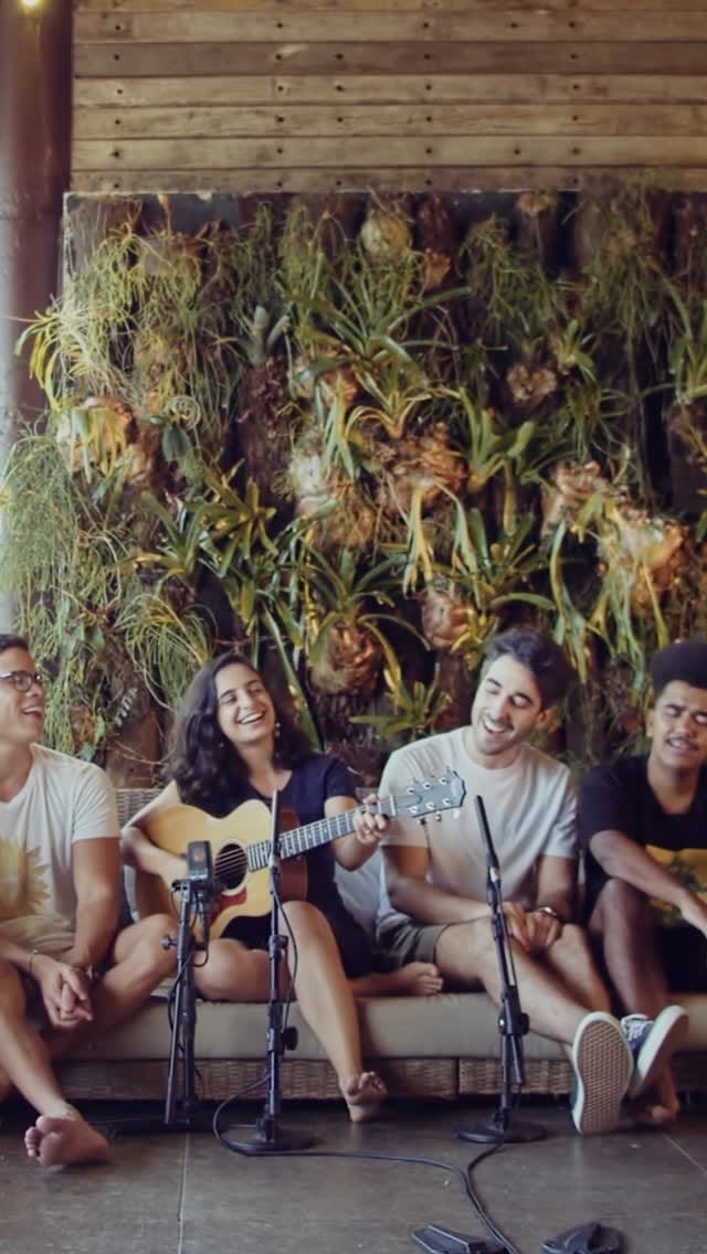 Post 4 by Laura Cândida on Instagram (video)