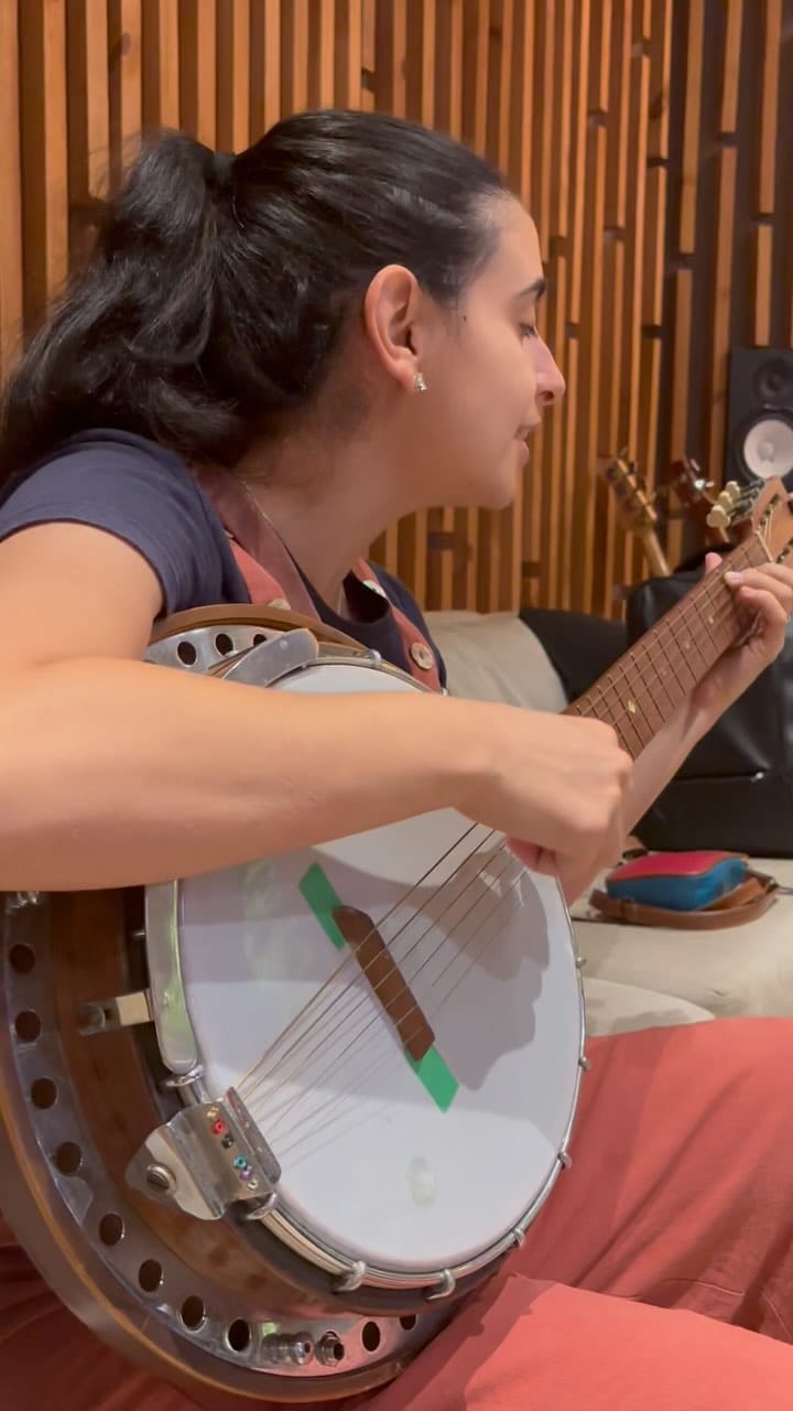 Post 8 by Laura Cândida on Instagram (video)