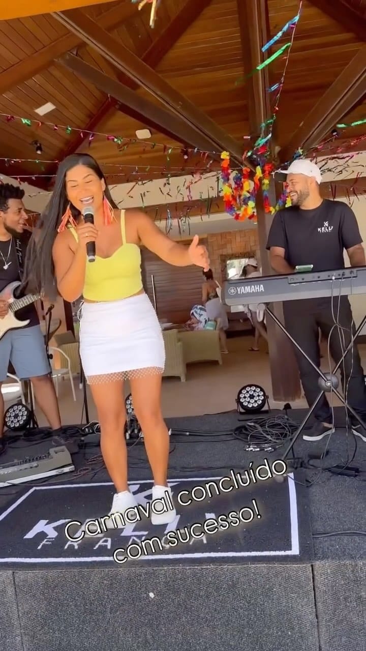 Post 7 by A Índia - cantora on Instagram (video)