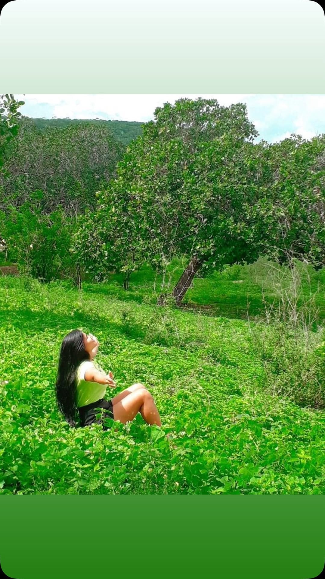 Post 3 by A Índia - cantora on Instagram (video)