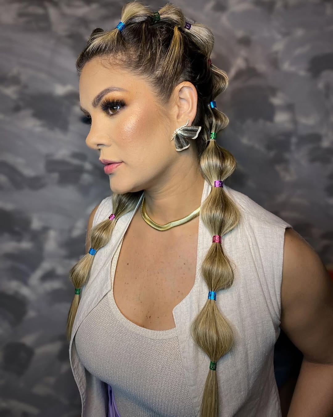 Post 4 by Lorena Amorim Makeup on Instagram (carousel)