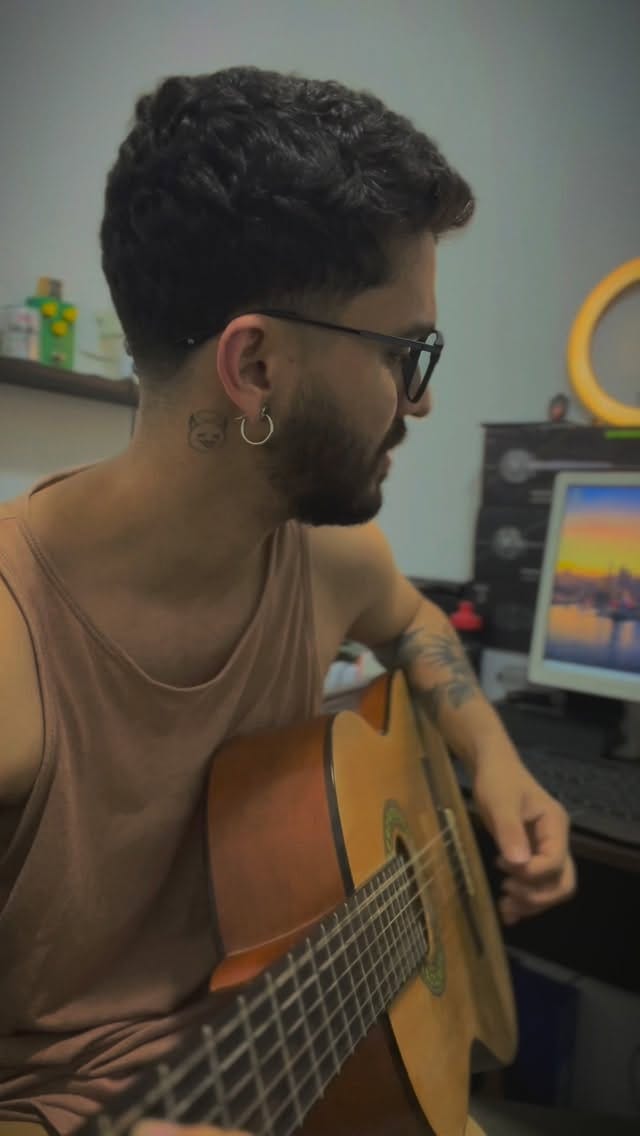 Post 9 by John Andrade on Instagram (video)