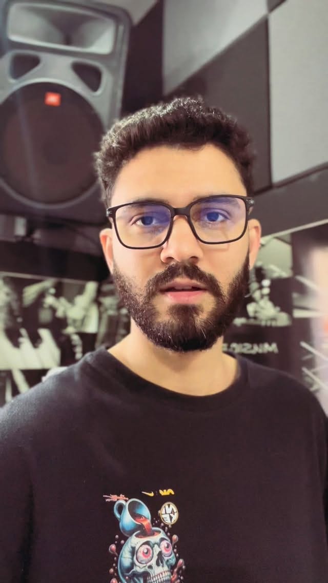 Post 7 by John Andrade on Instagram (video)