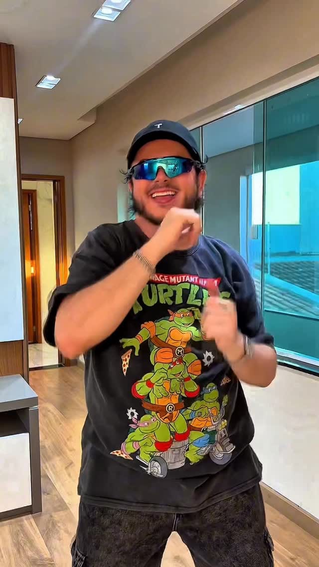 Post 5 by Rodrigo Serman on Instagram (video)