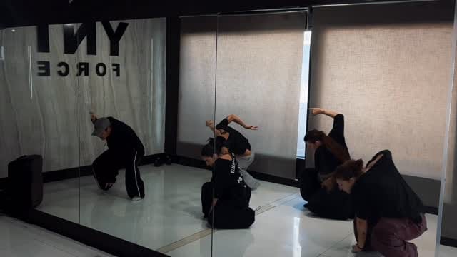 Post 8 by Mylena Esteves on Instagram (video)