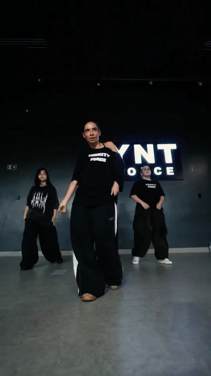 Post 5 by Mylena Esteves on Instagram (video)