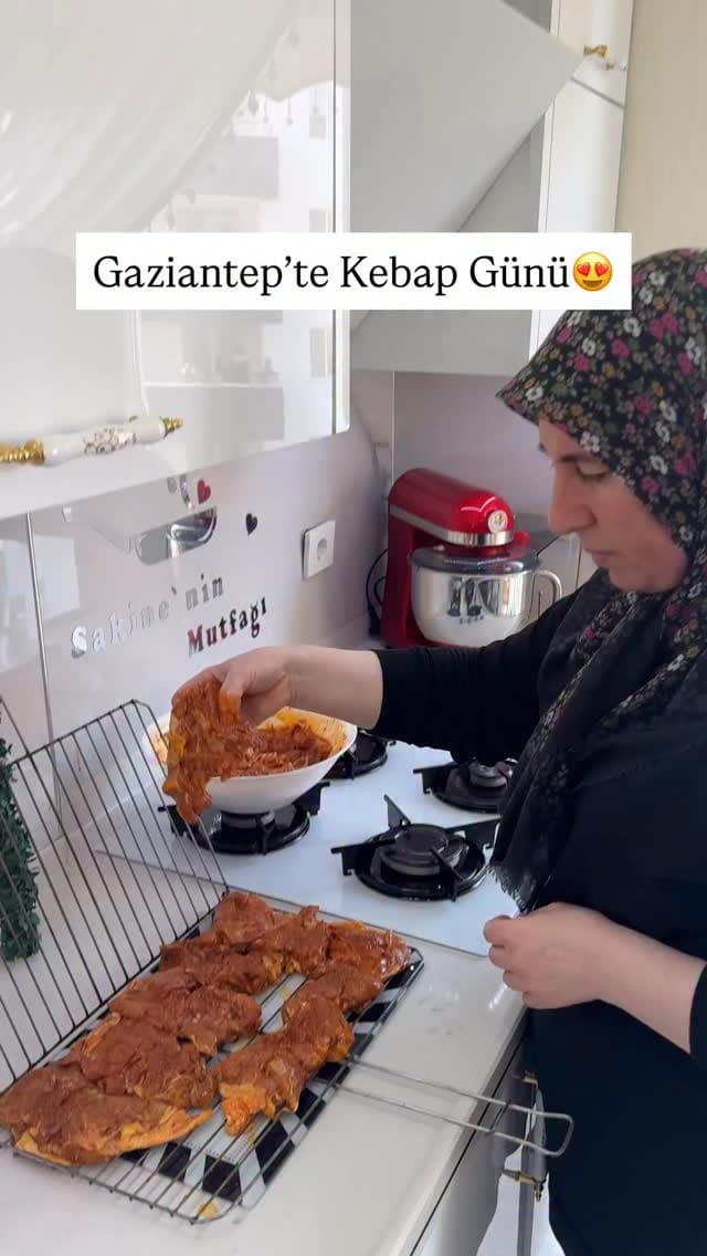 Post 2 by Özlem Kara on Instagram (video)