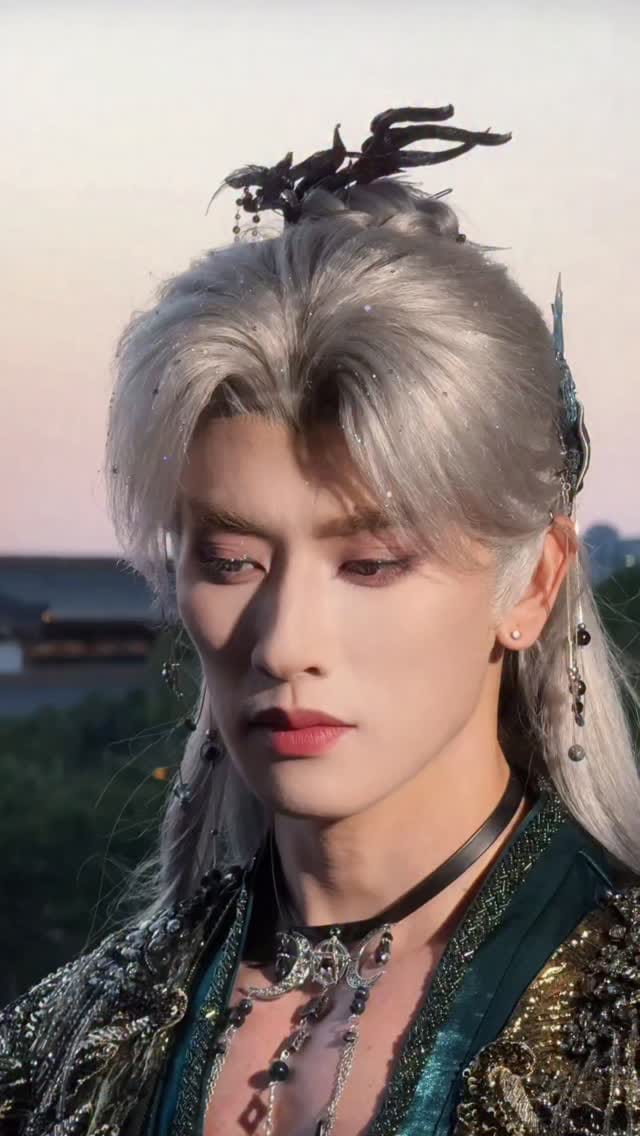 Post 4 by 钢铁肉肉 on Instagram (video)