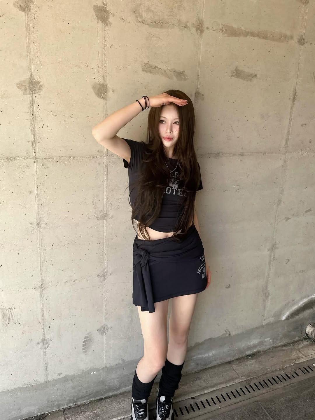 Post 6 by 홍대미용실 아르틱 하늘 on Instagram (carousel)