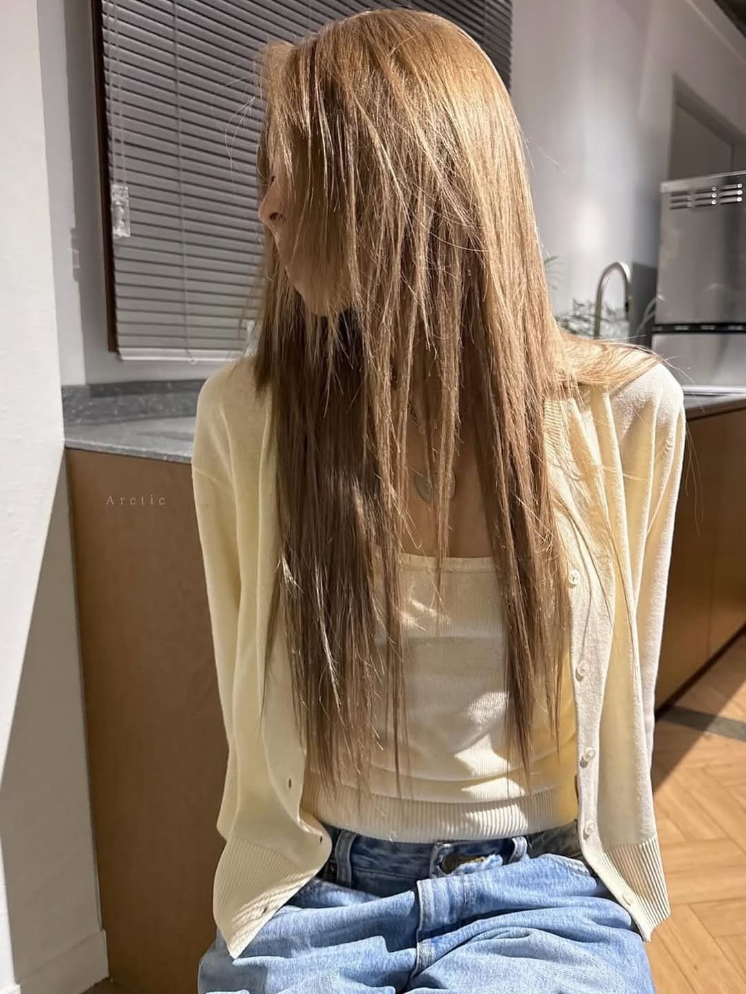 Post 8 by 홍대미용실 아르틱 하늘 on Instagram (image)