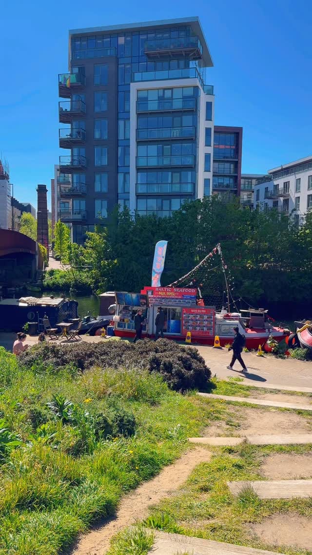Post 4 by Balık Ekmek Londra on Instagram (video)