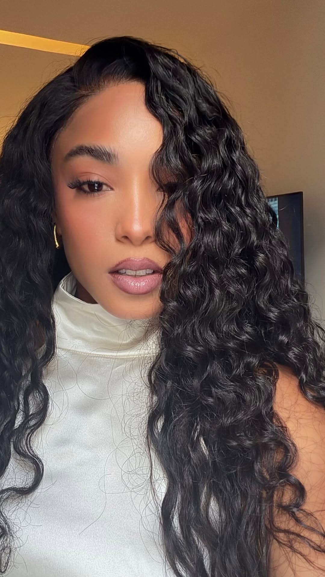 Post 6 by KLOE on Instagram (video)