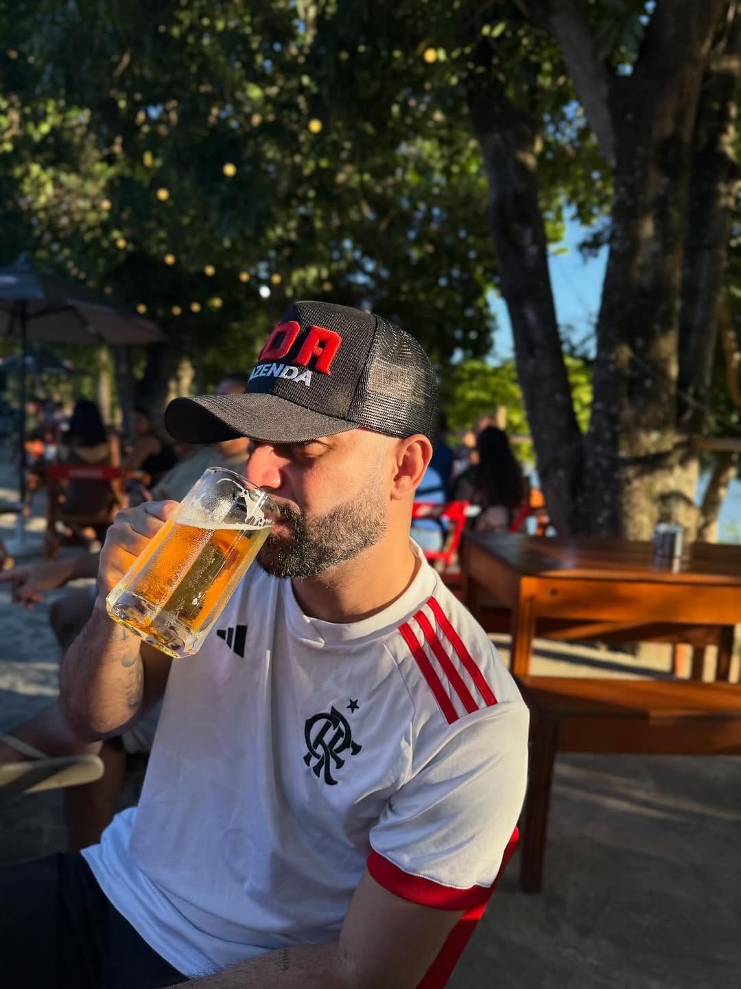Post 3 by Renan Teixeira on Instagram (carousel)